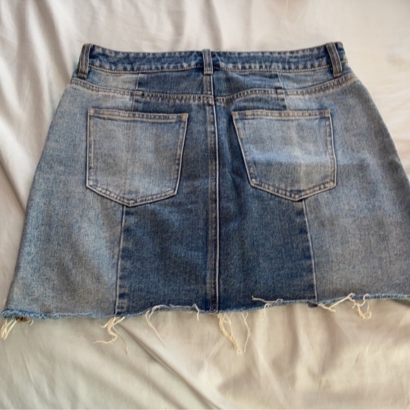 NWOT PACSUN TWO TONE DISTRESSED DENIM MINI SKIRT - Picture 2 of 3